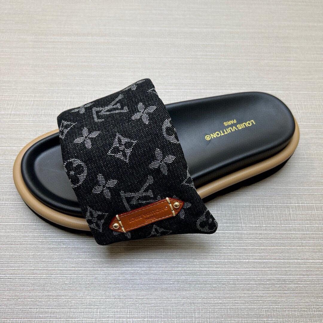 5QE8ZDE Stylish Slippers