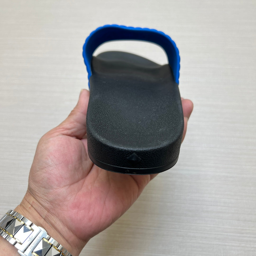 54M42ZDE Stylish slippers