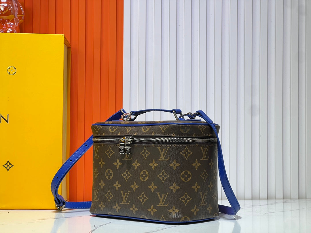 15XE10BDE Stylish leather bag