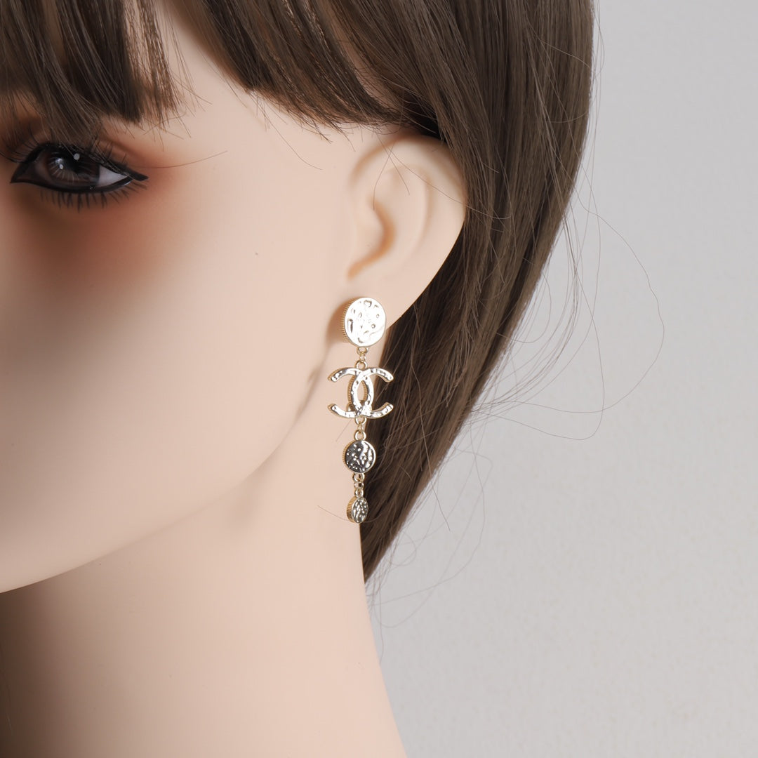 14C372EDE Stylish Earrings