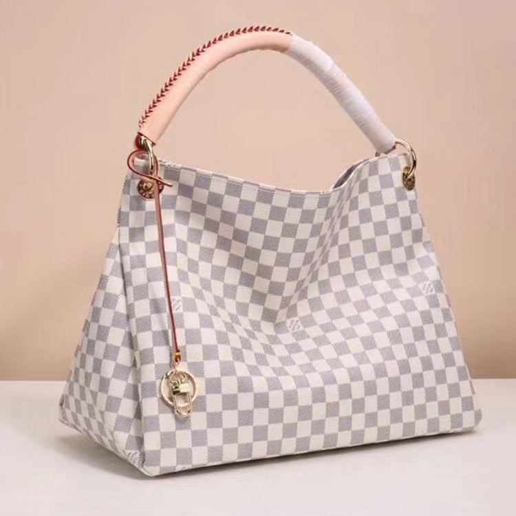 2E01BDE Stylish leather bag