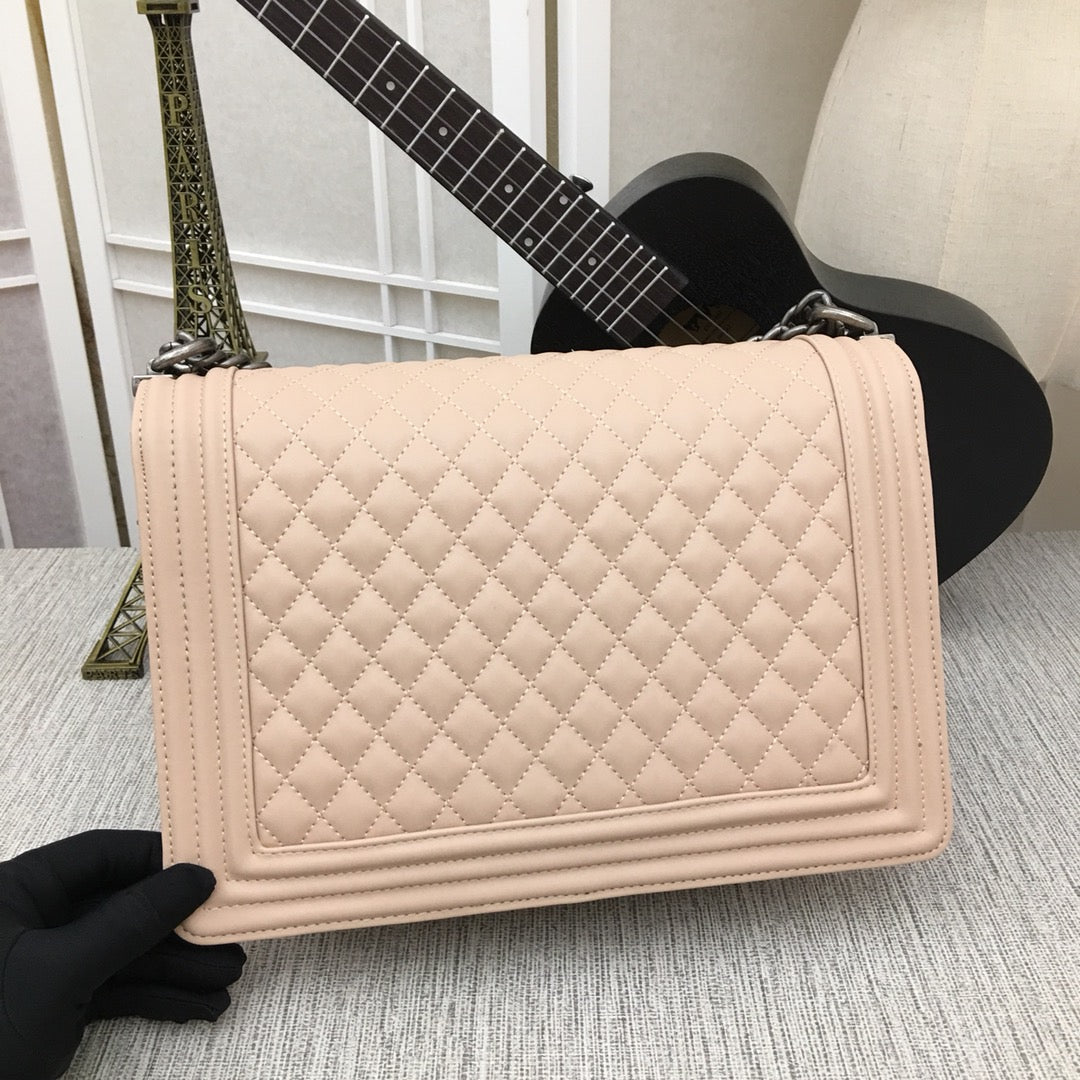 5C60BDE Stylish leather bag