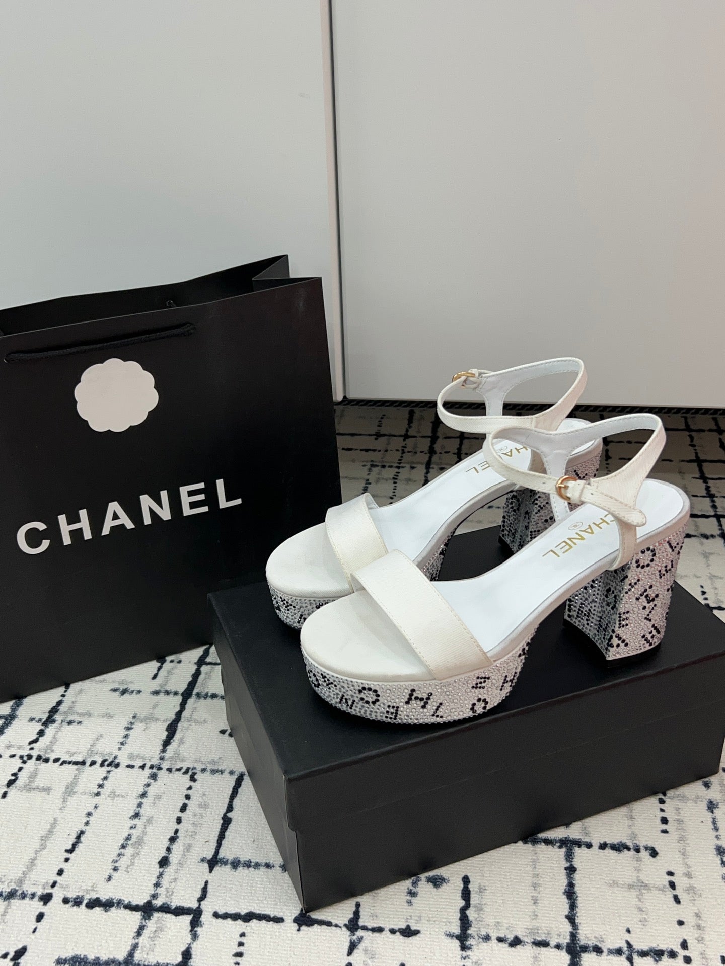 14C41ZDE Stylish High heels