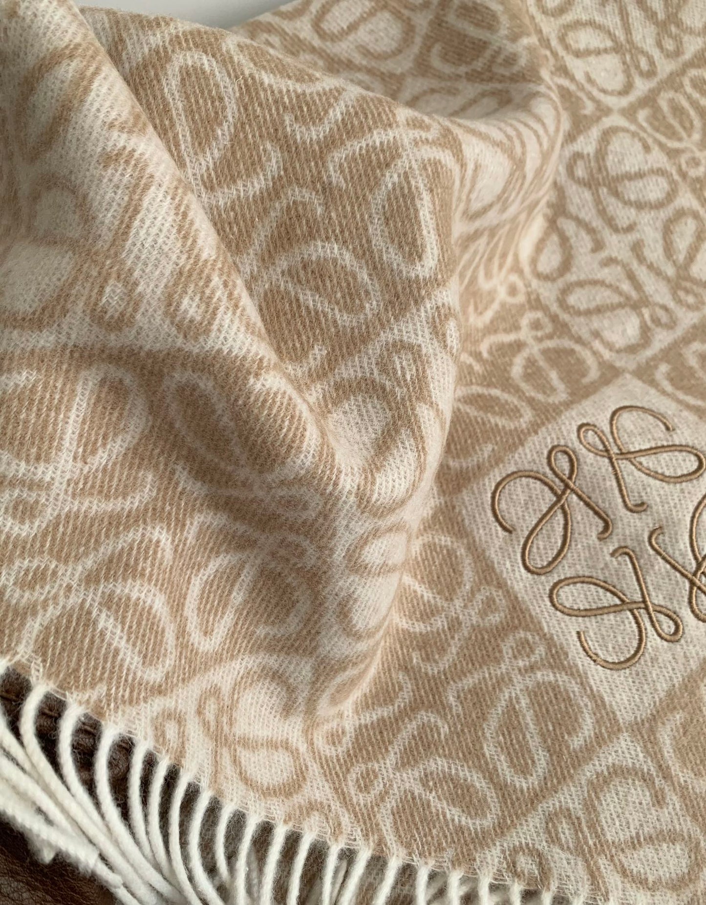 185ZA19WDE Stylish Winter Scarves