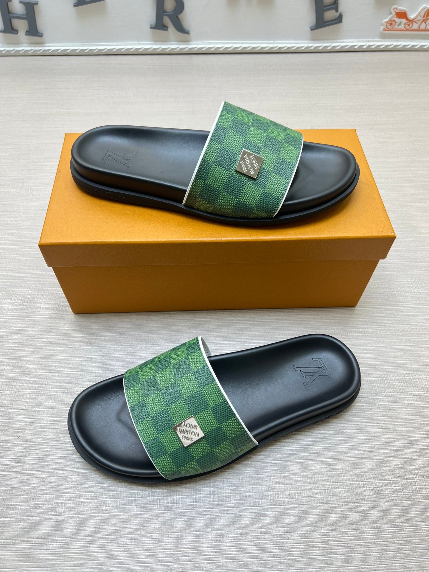 54E69ZDE Stylish slippers