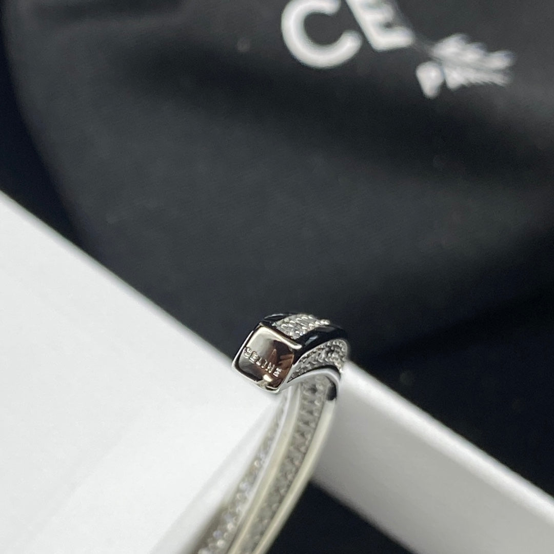 1XCL560KDE Stylish bracelet