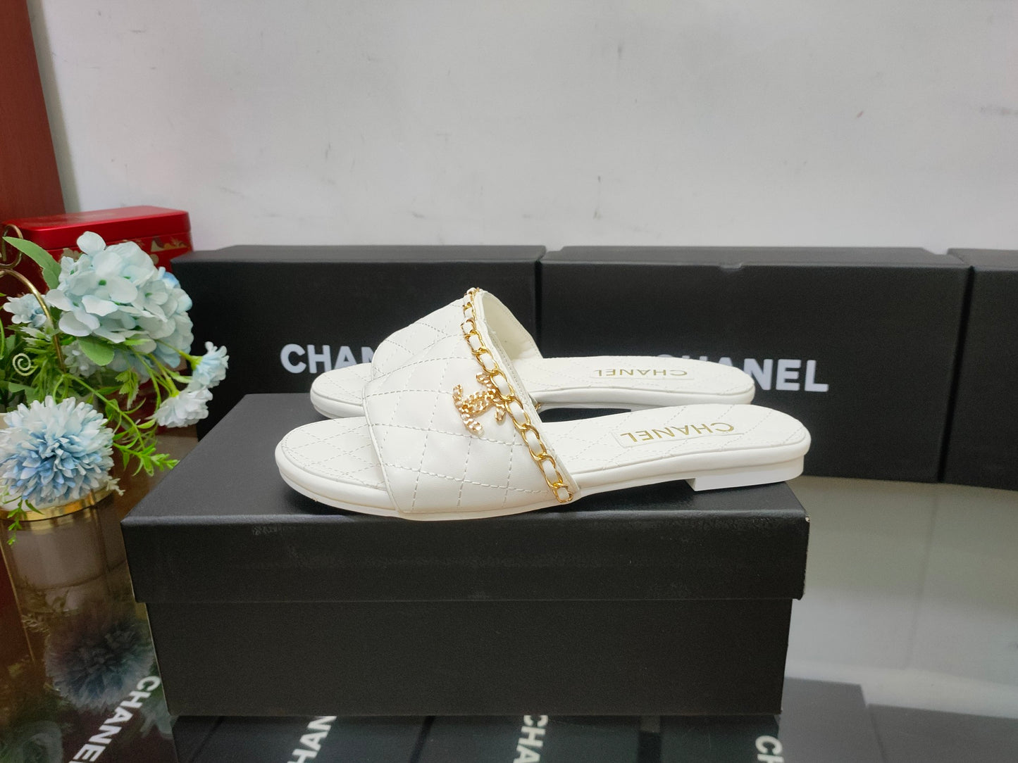 14C29ZDE Stylish slippers