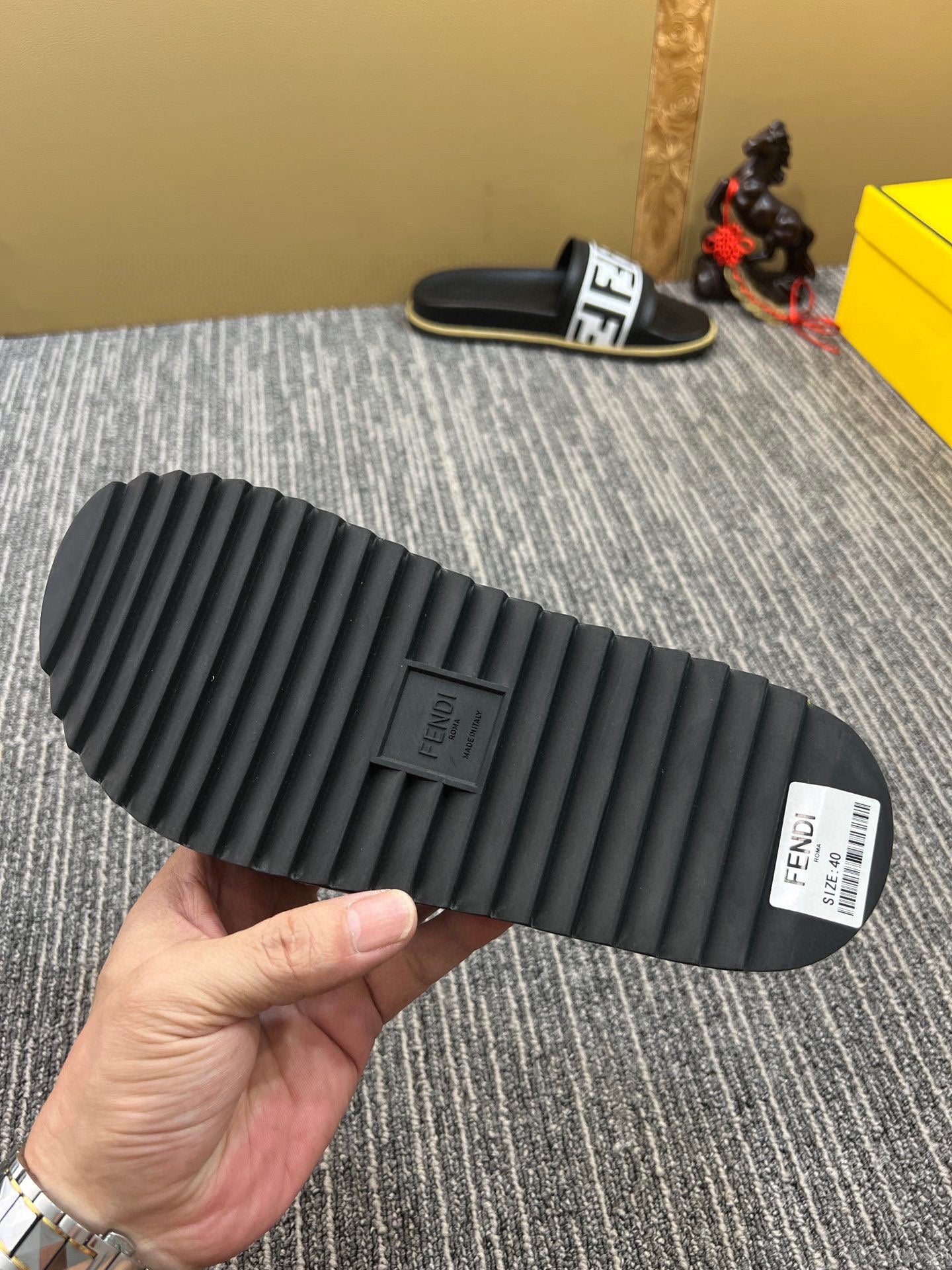 5YF111ZDE Stylish Slippers