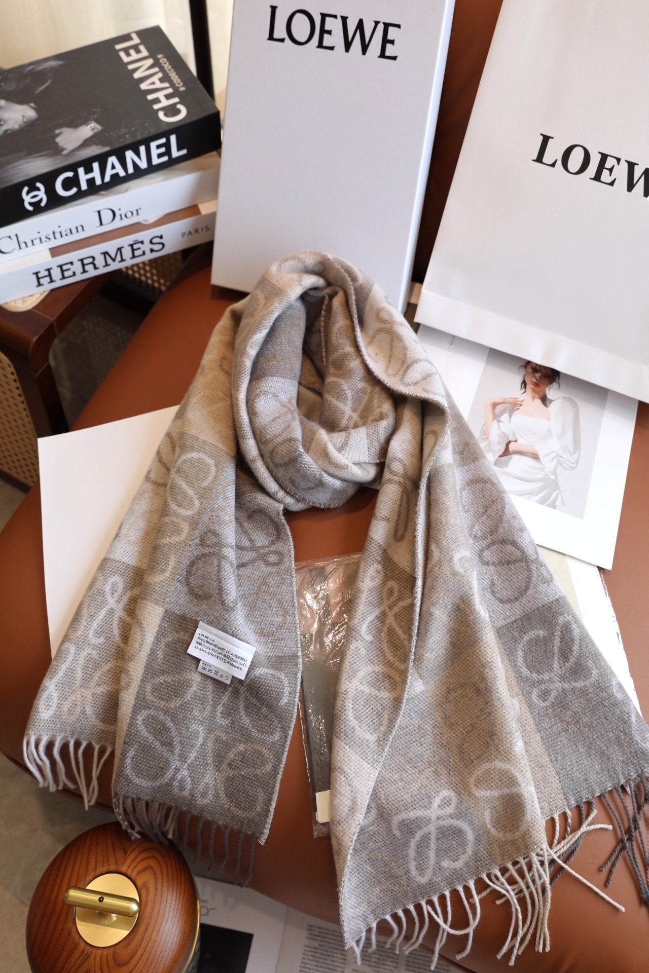 175RA13WDE Stylish Winter Scarves