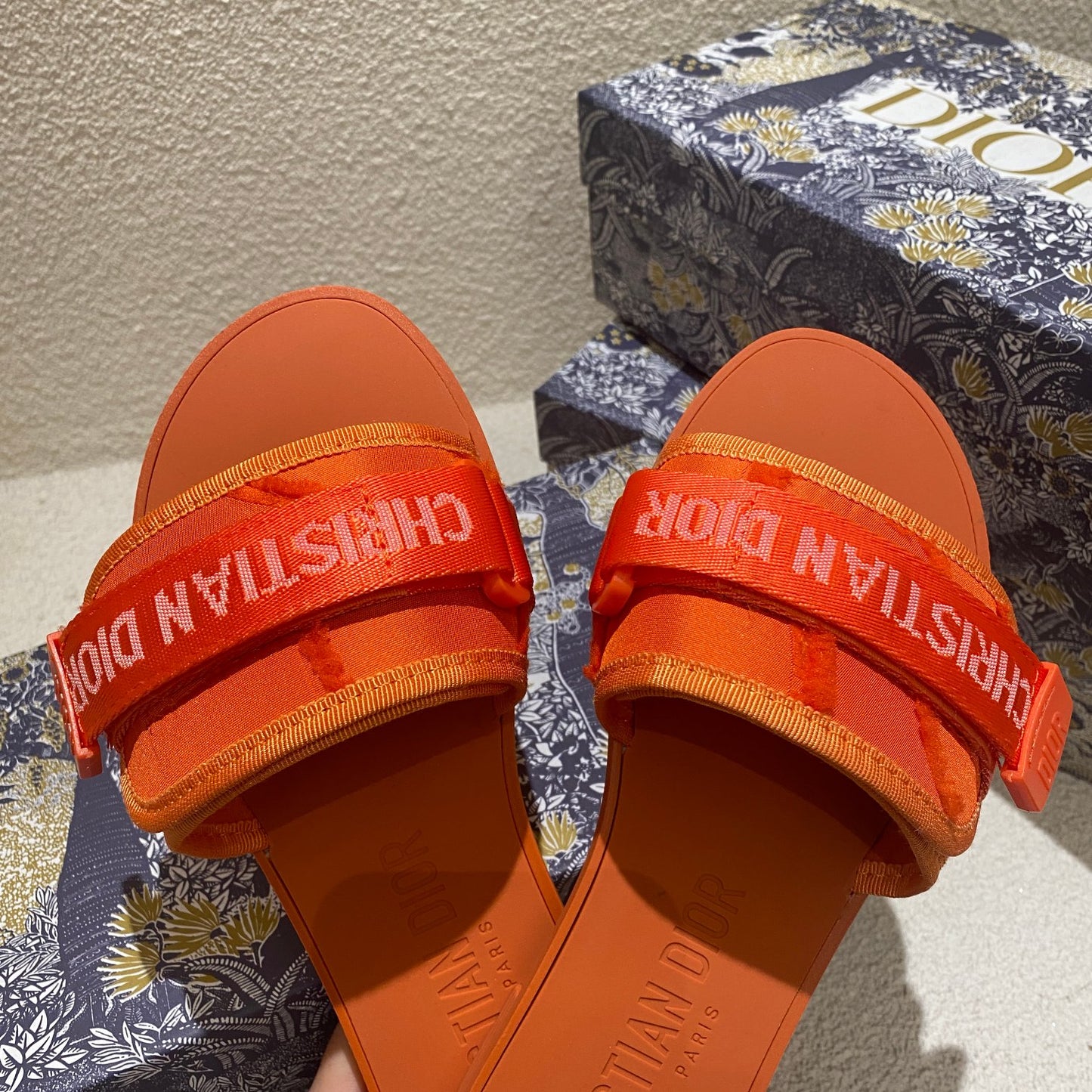 14D16ZDE Stylish slippers