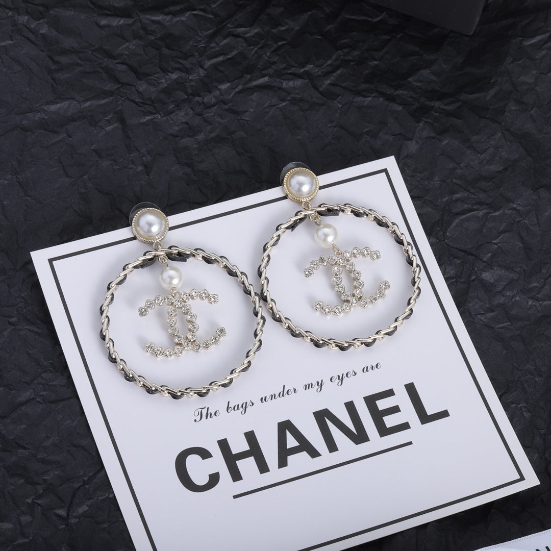 1YC14EDE Stylish Earrings