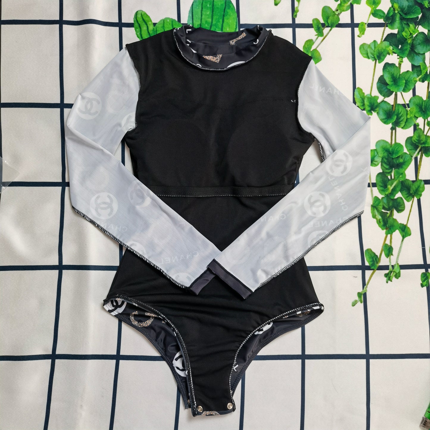 14C109YDE Stylish Long sleeve swimsuit