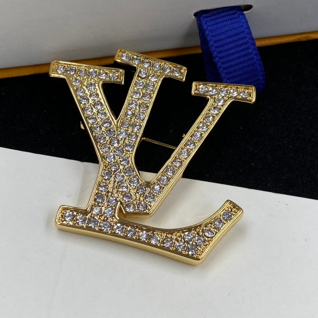 1YE331HDE Stylish Brooch