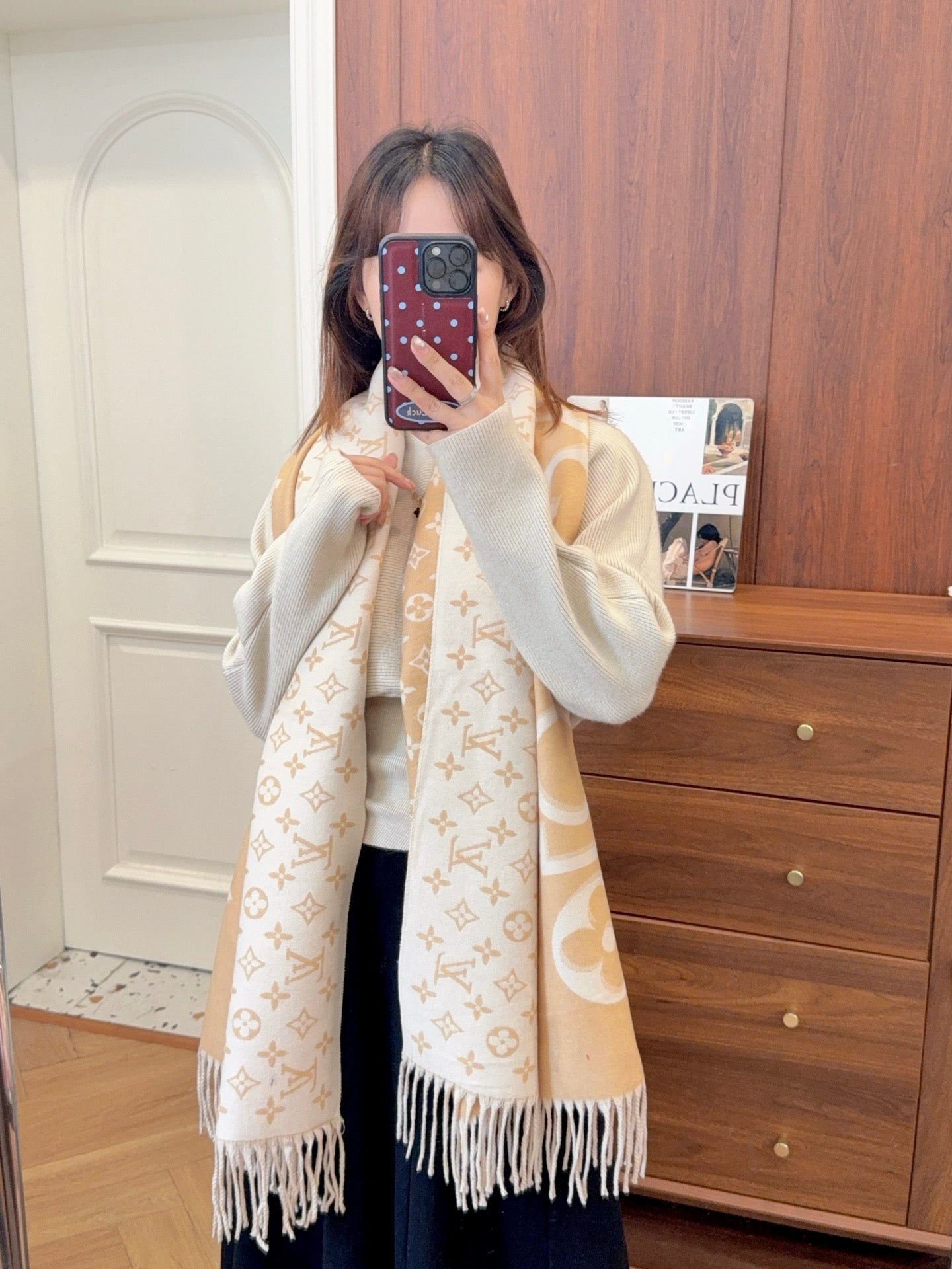 185ZE71WDE Stylish Winter Scarves