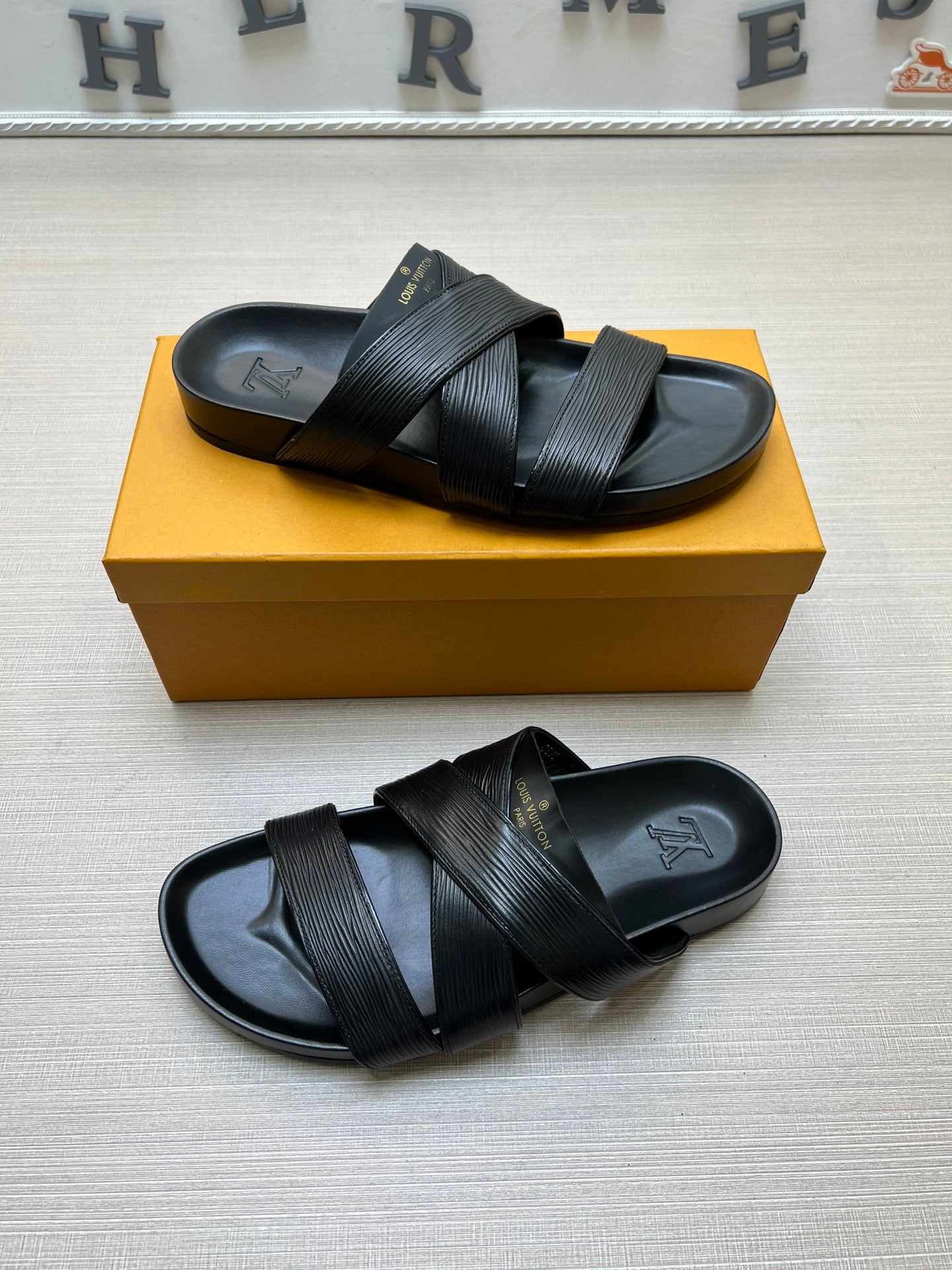 54E89ZDE Stylish slippers