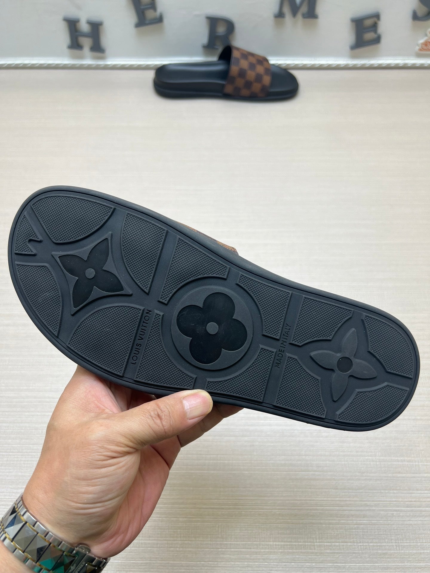 54E60ZDE Stylish slippers