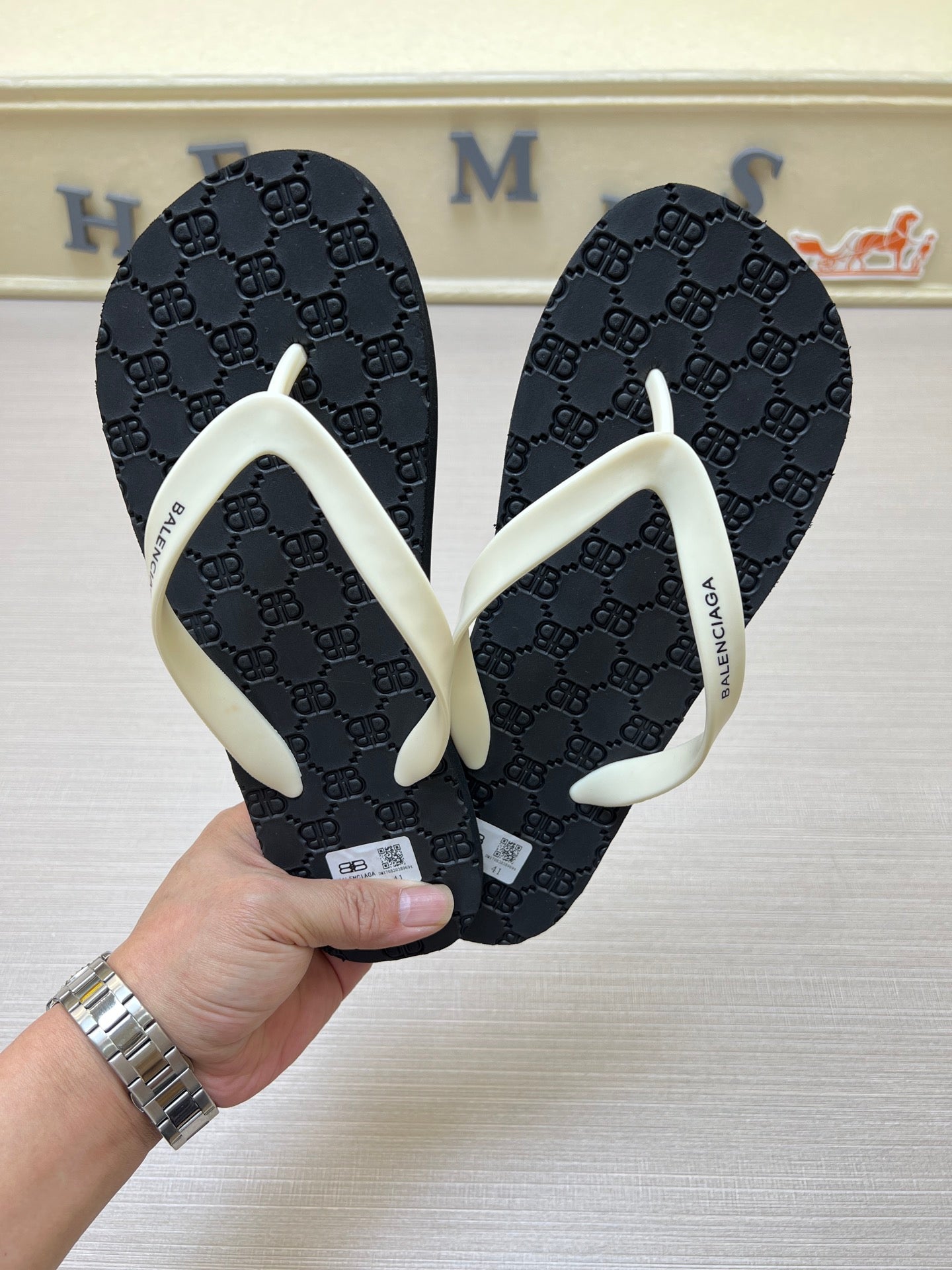 5QB16ZDE Stylish Slippers
