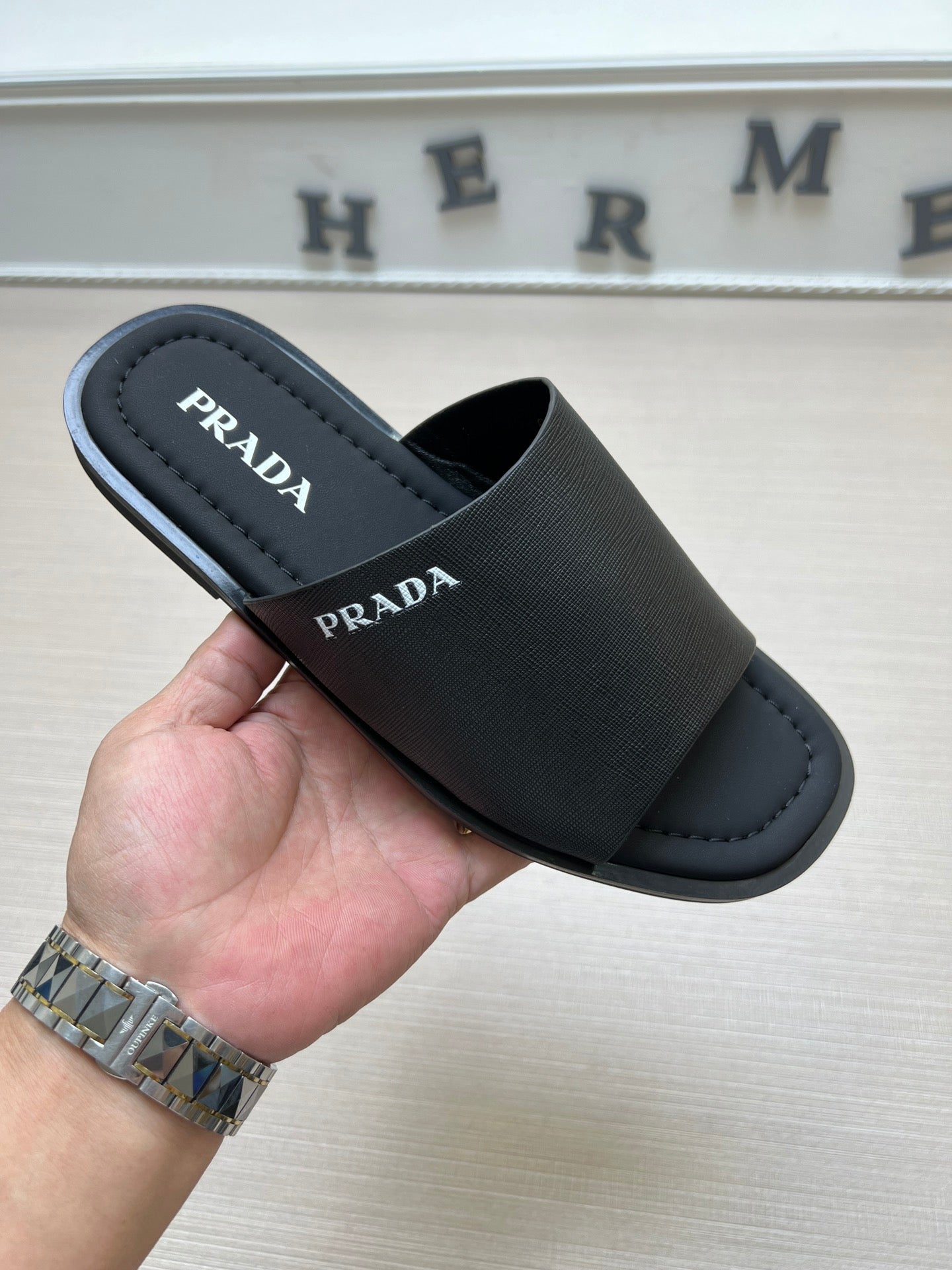 54PD72ZDE Stylish slippers