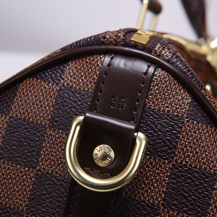 2E16BDE Stylish leather bag