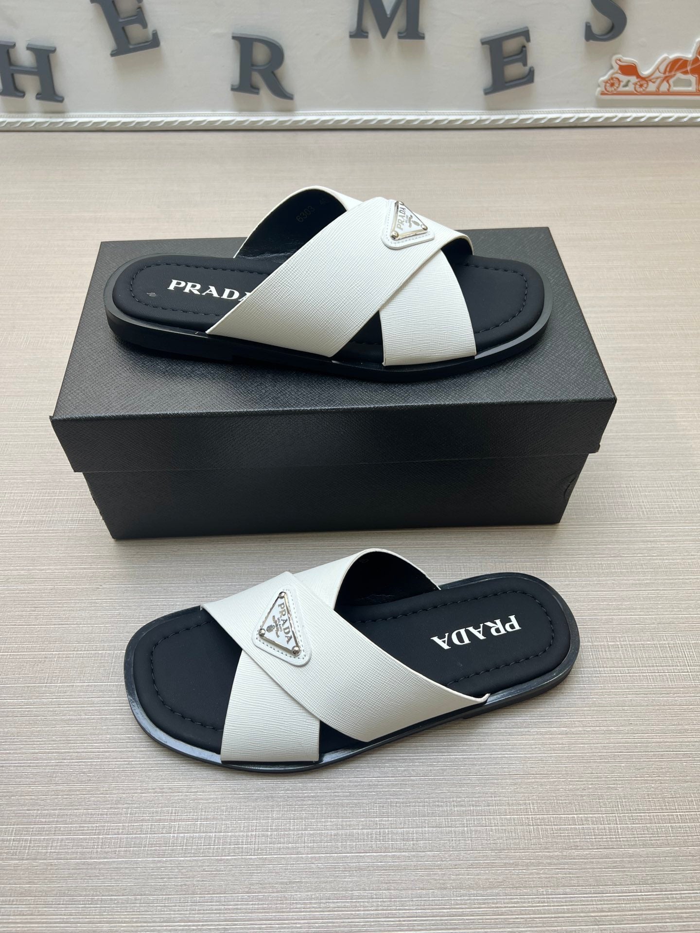 54PD71ZDE Stylish slippers