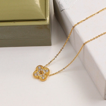 2VA11XDE Stylish necklaces both sides: one side is full of diamonds, and the other color
