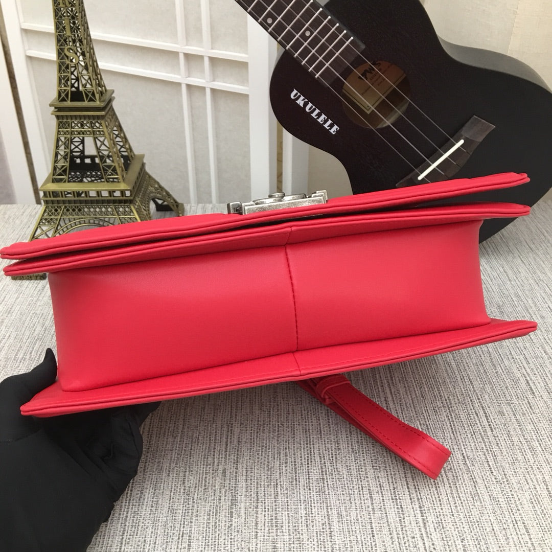 5C60BDE Stylish leather bag
