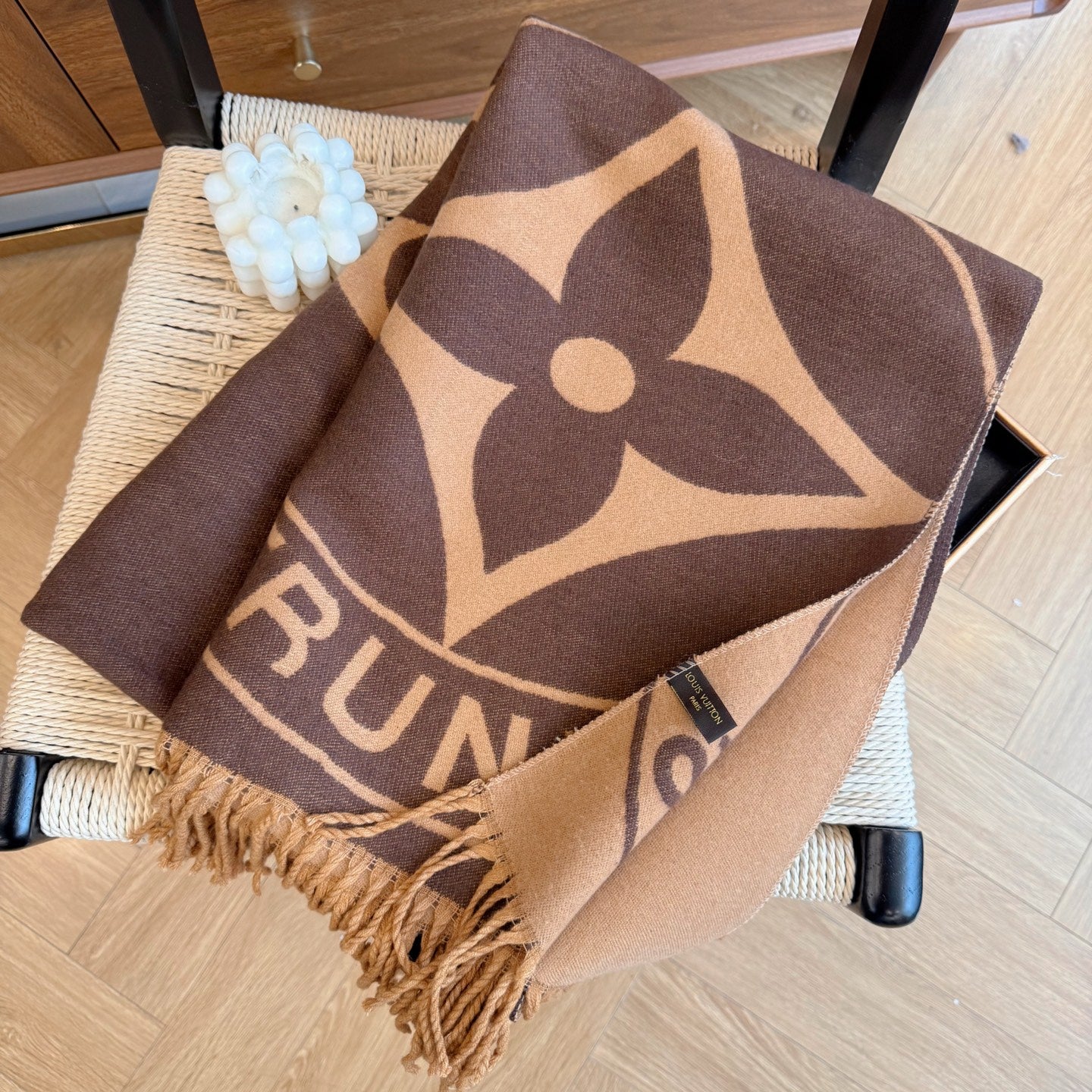 175RE3WDE Stylish Winter Scarves