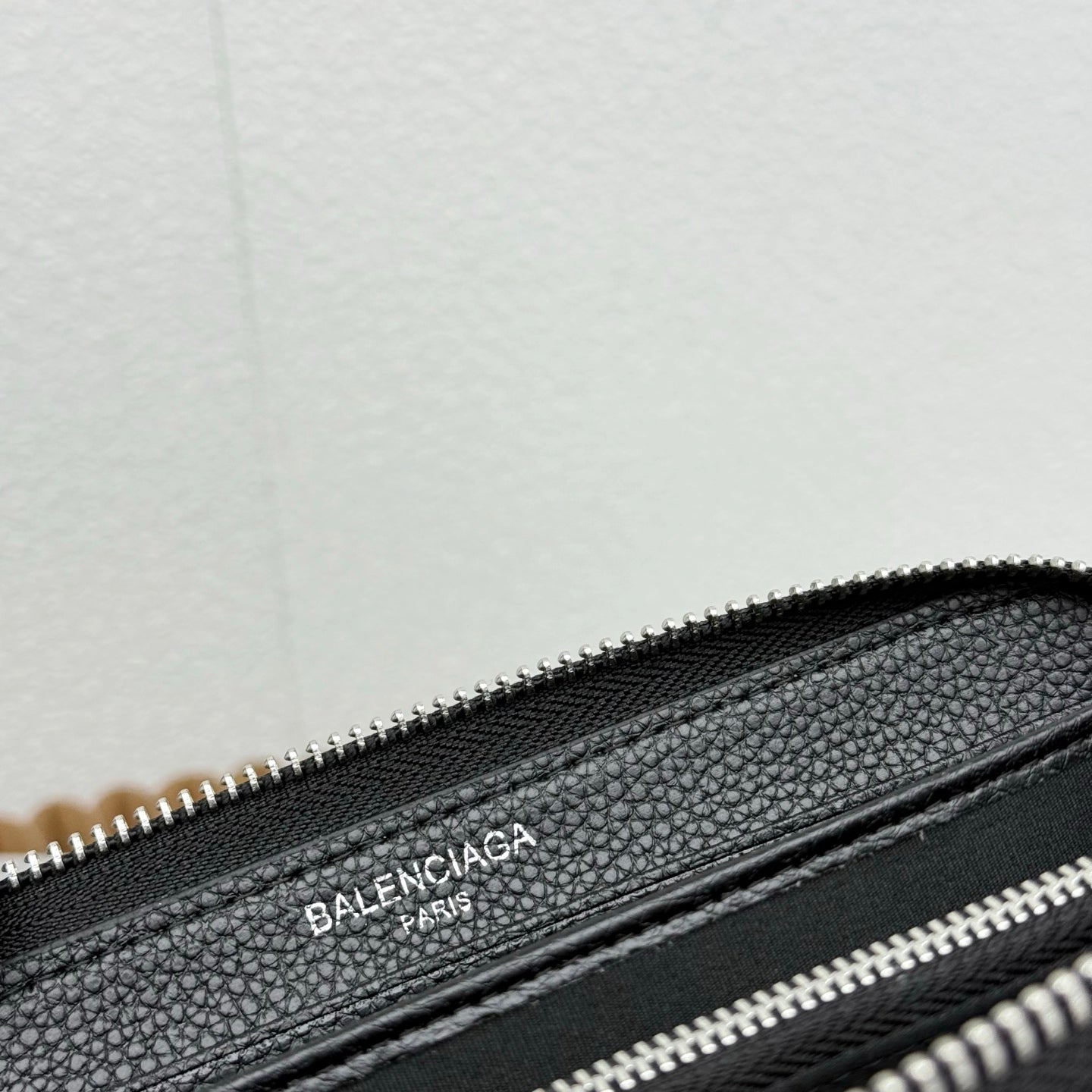 15RJ92BDE Stylish leather bag