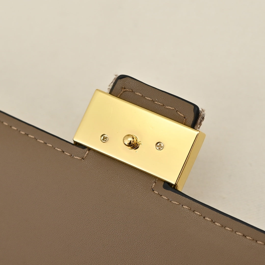 15RF10BDE Stylish Pobag