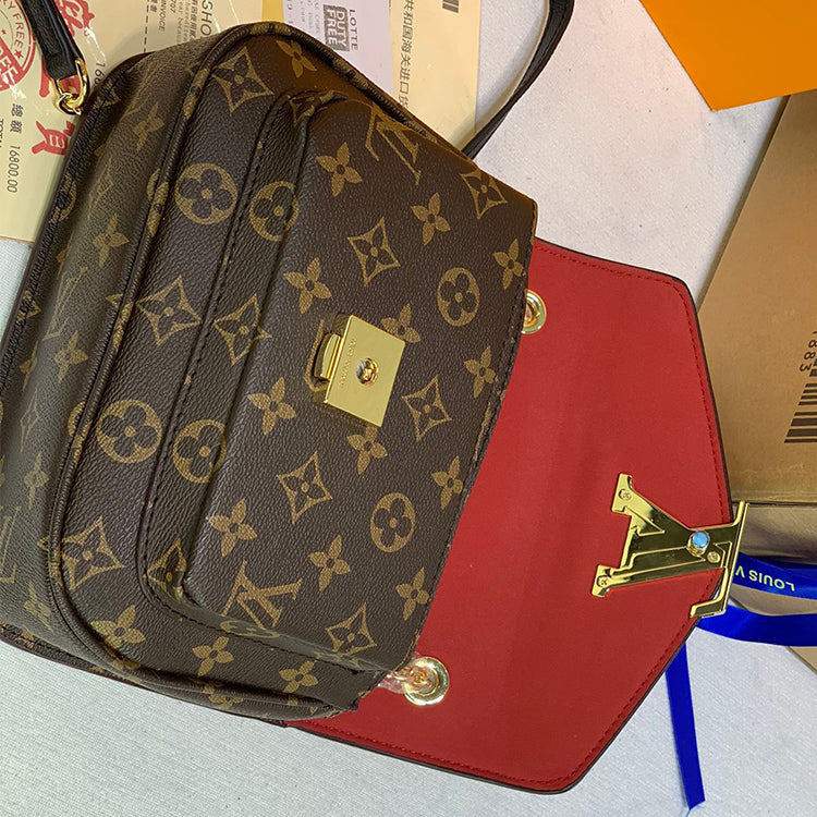 AE113BDE Stylish leather bag