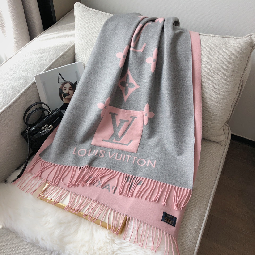 175RE18WDE Stylish Winter Scarves