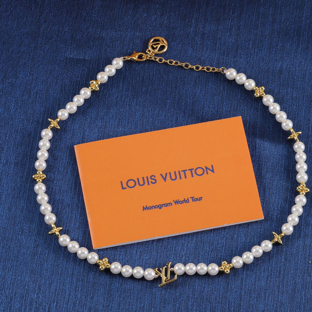 14E1017XDE Stylish Necklaces