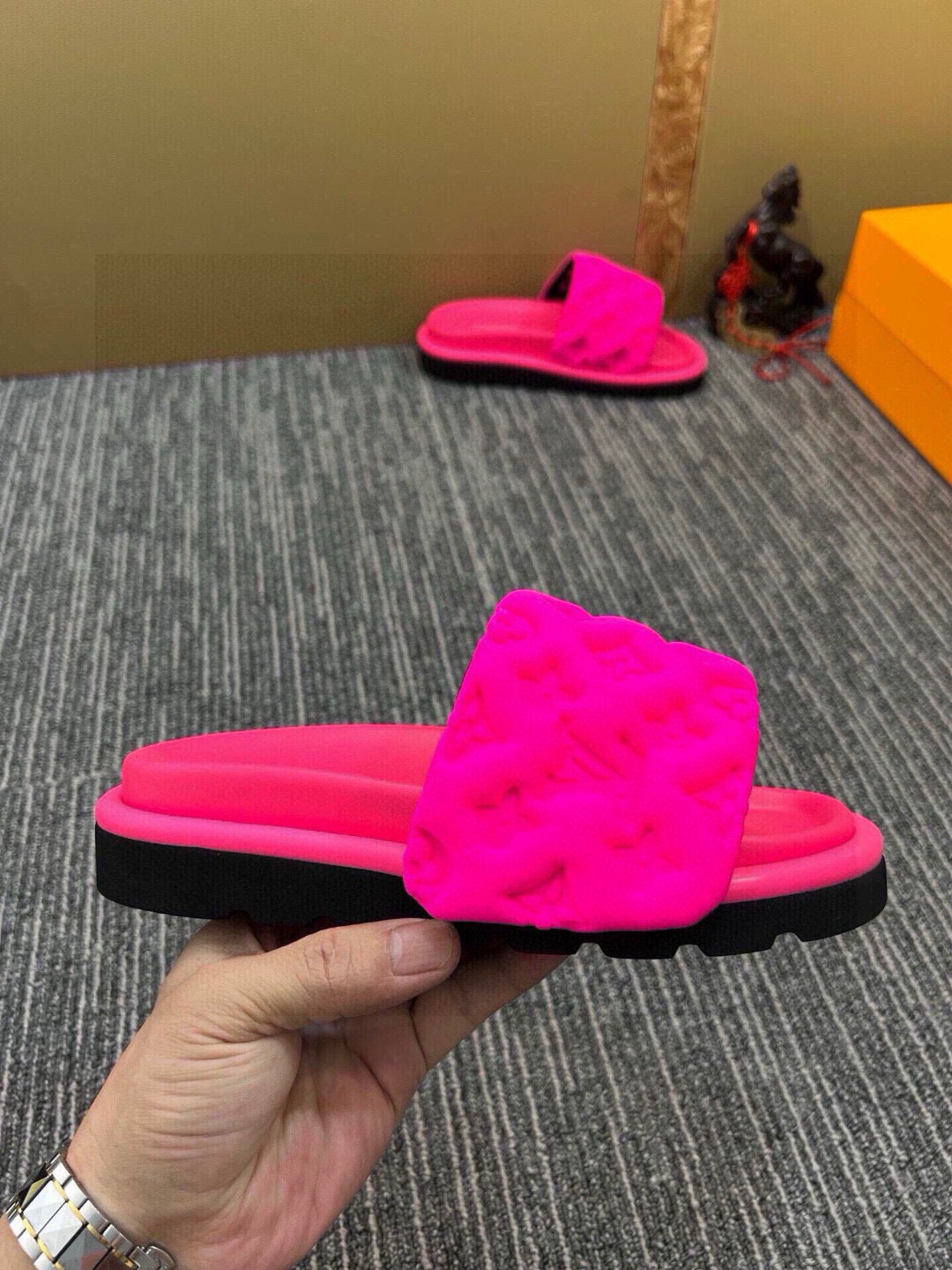 5QE13ZDE Stylish Slippers