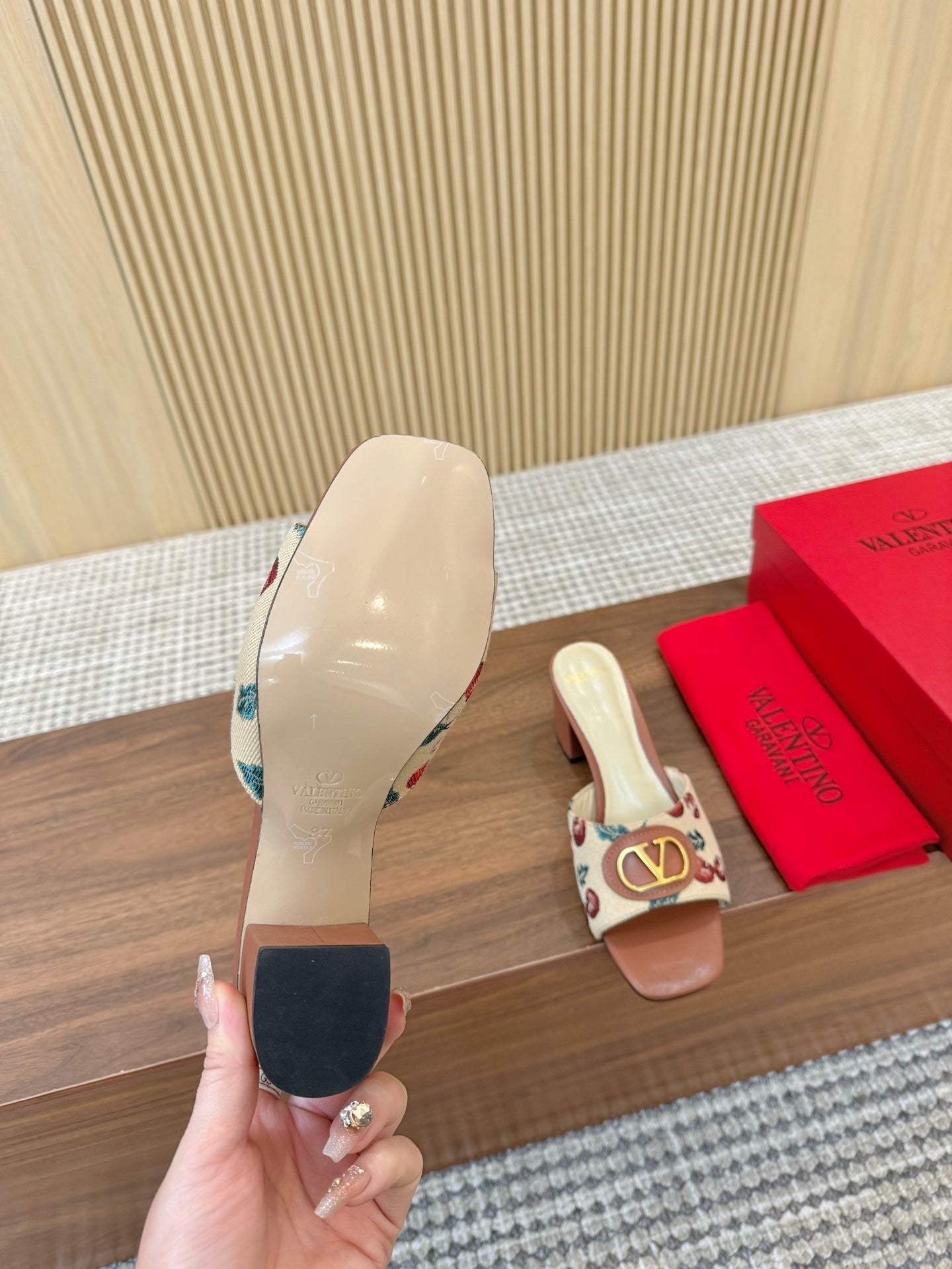 255QVL32ZDE Stylish leather shoes