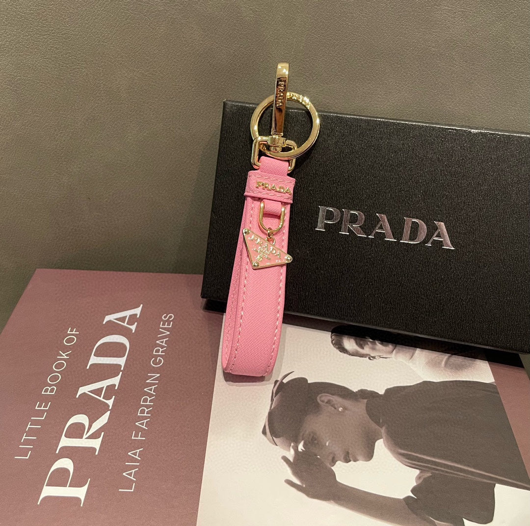 14PD55ADE Stylish key closure