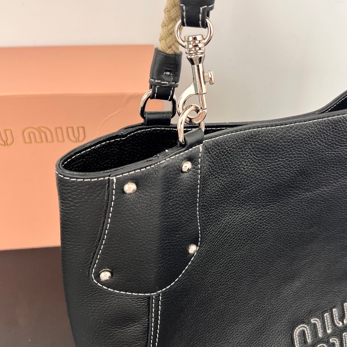 15RA3BDE Stylish leather bag