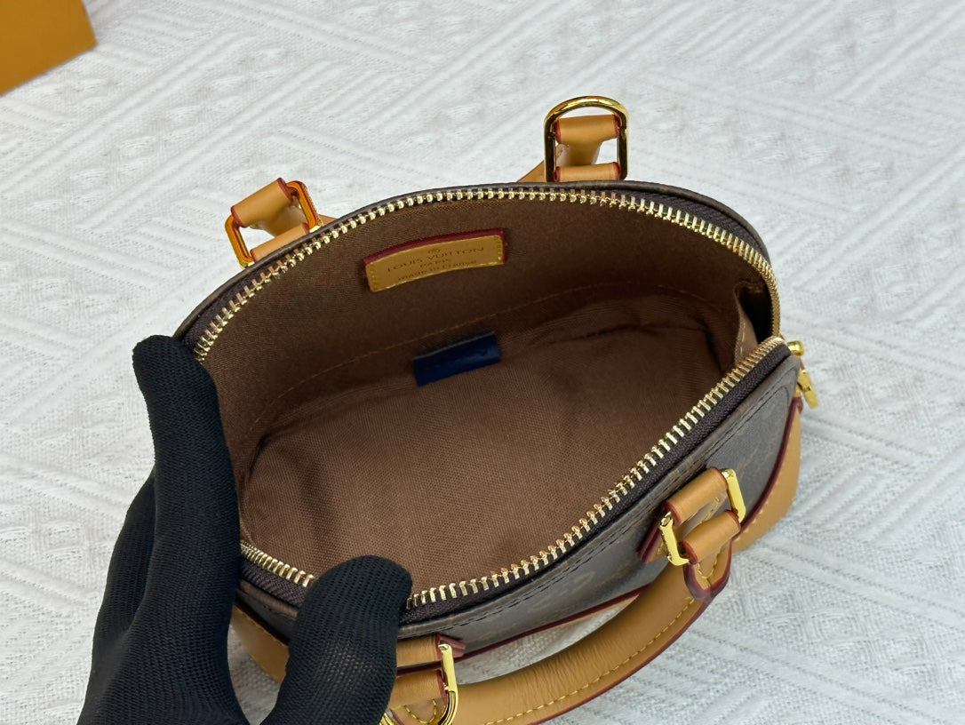 155XE20BDE Stylish leather bag