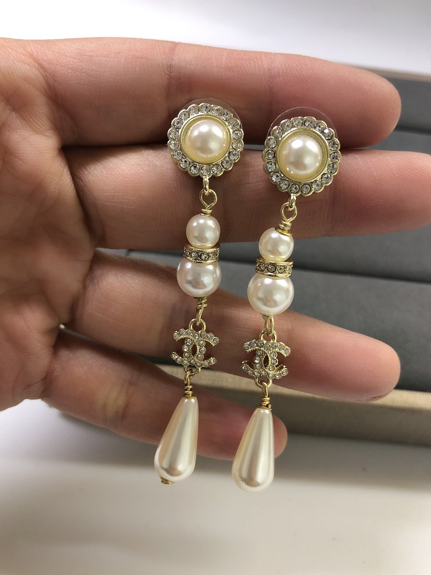 14C73EDE Stylish Earrings