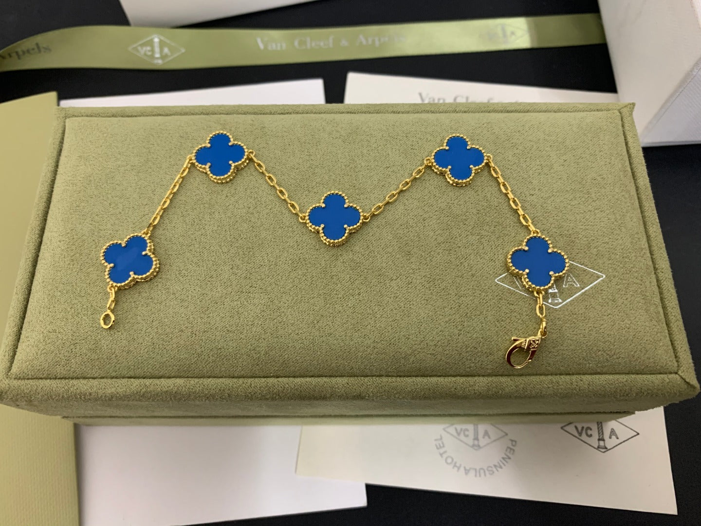5XVA180KDE Stylish bracelets 5 flowers normal size1.5cm flower
