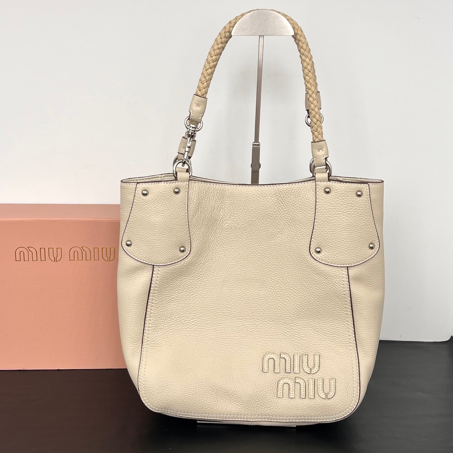 15RA3BDE Stylish leather bag