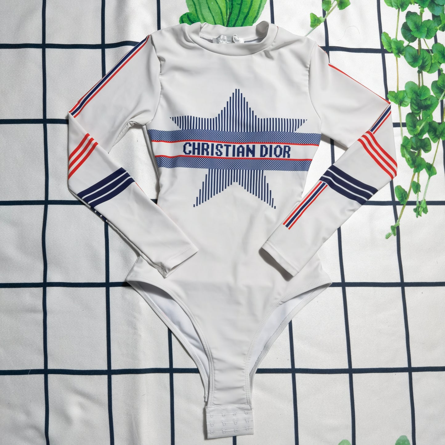 14D23YDE Stylish Long sleeve swimsuit