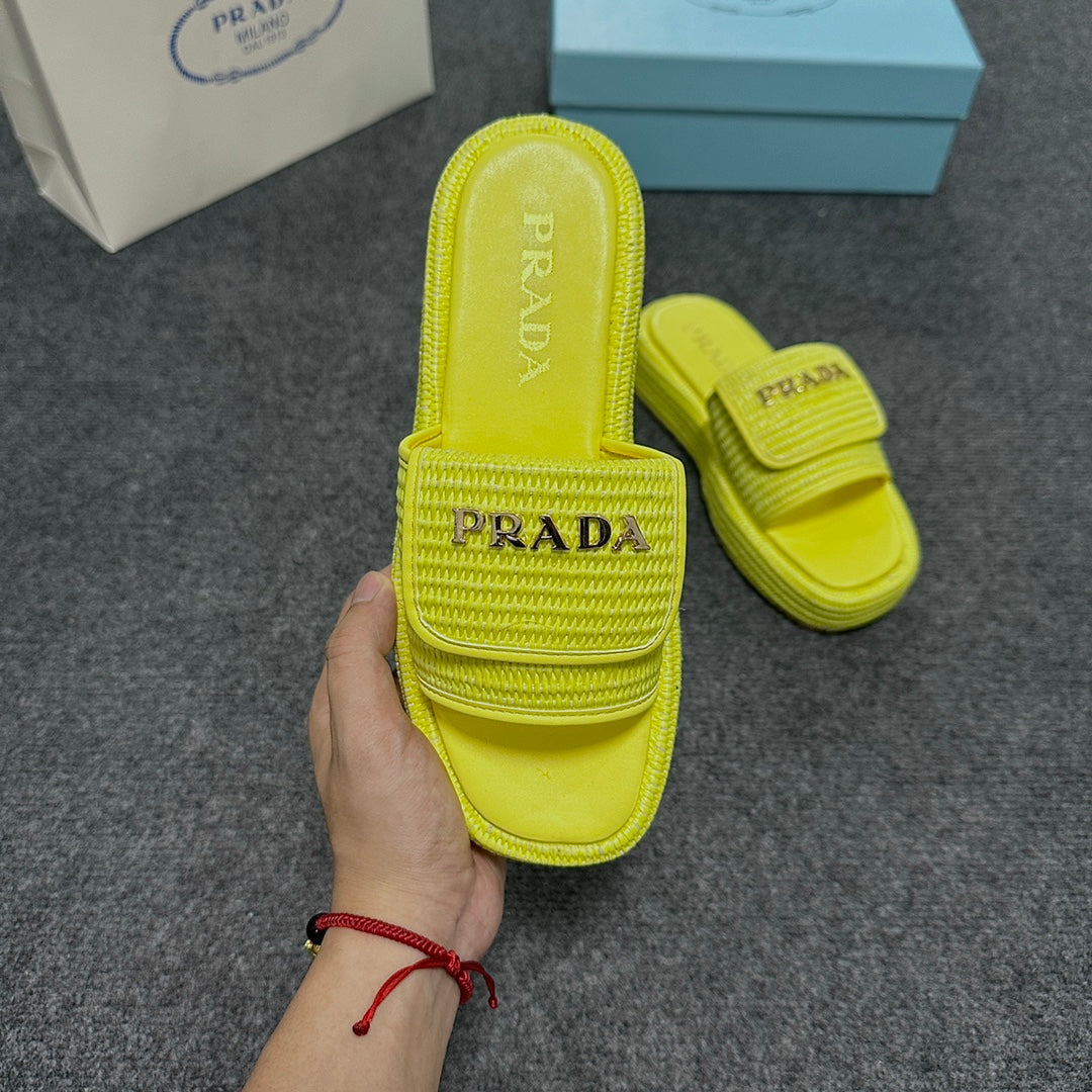 14PD24ZDE Stylish slippers