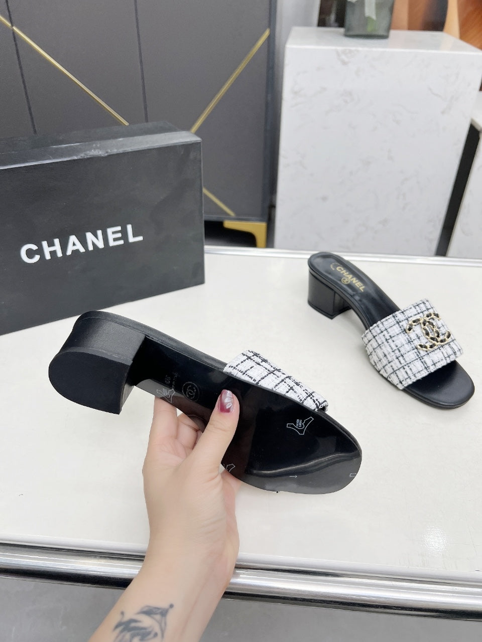 255QB30ZDE Stylish leather shoes