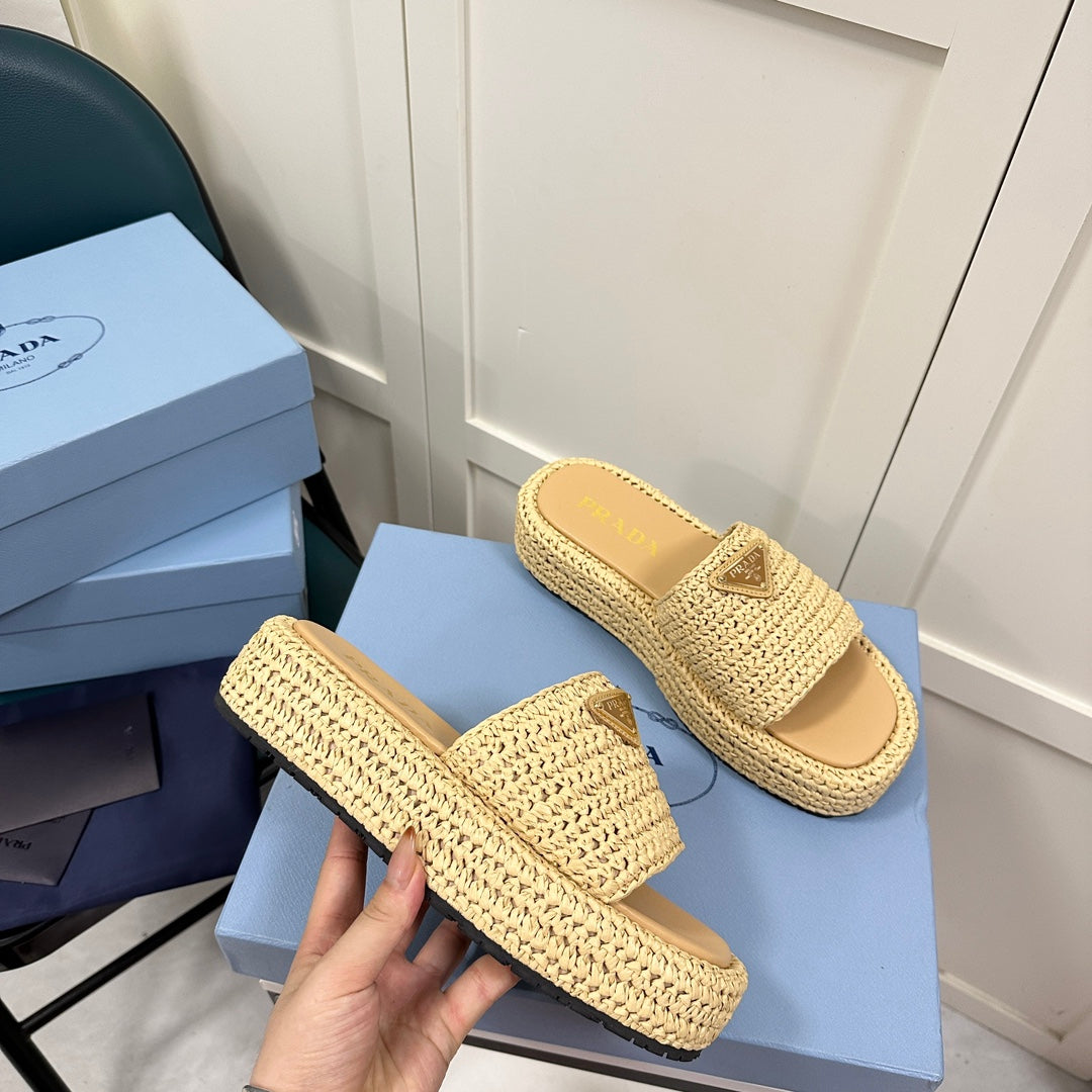 14PD27ZDE Stylish slippers
