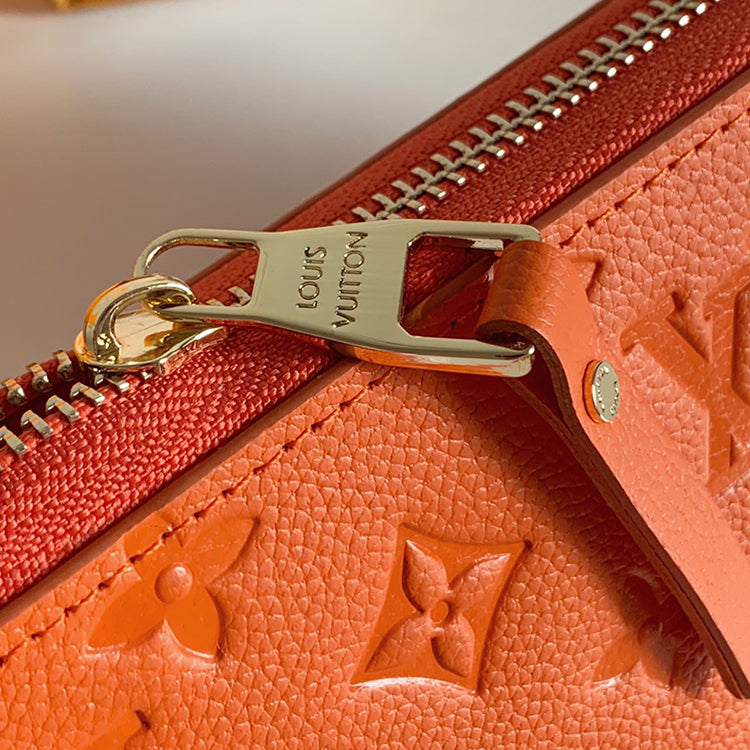 1E06BDE Stylish leather wallets
