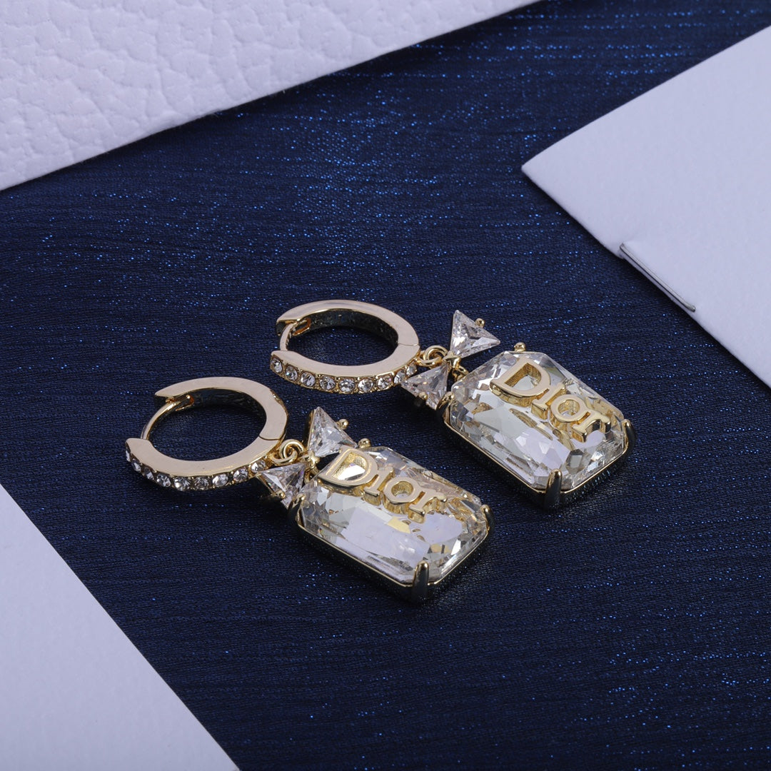 14D988EDE Stylish Earrings