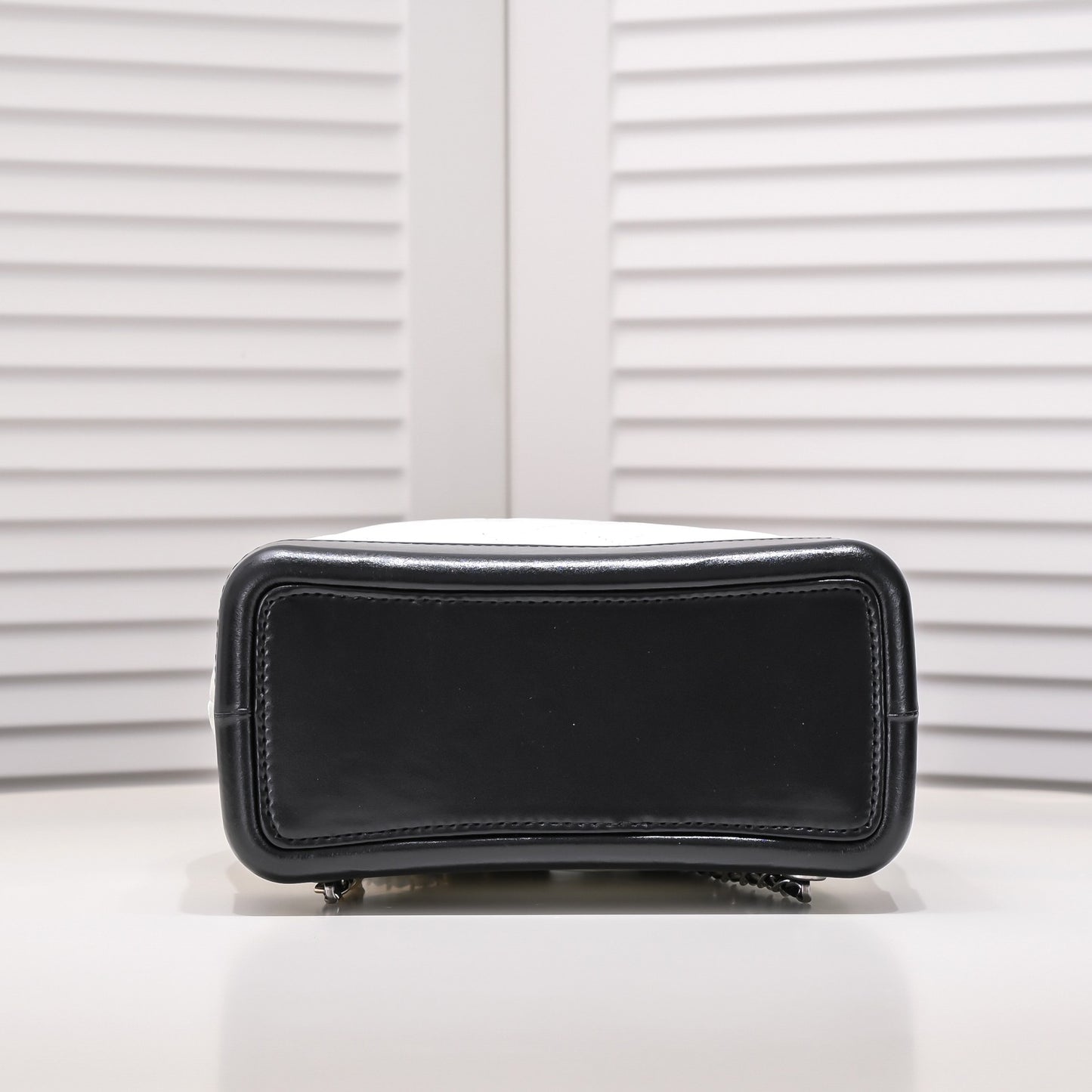 1XC262BDE Stylish leather bag