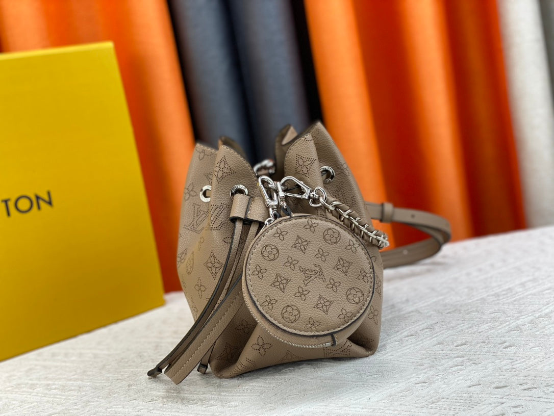 165NE98BDE Stylish leather bag