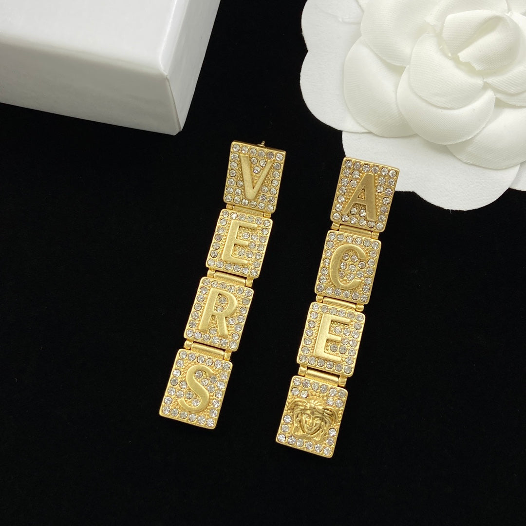 175RV81XDE Stylish Necklace . Earrings.Bracelets.