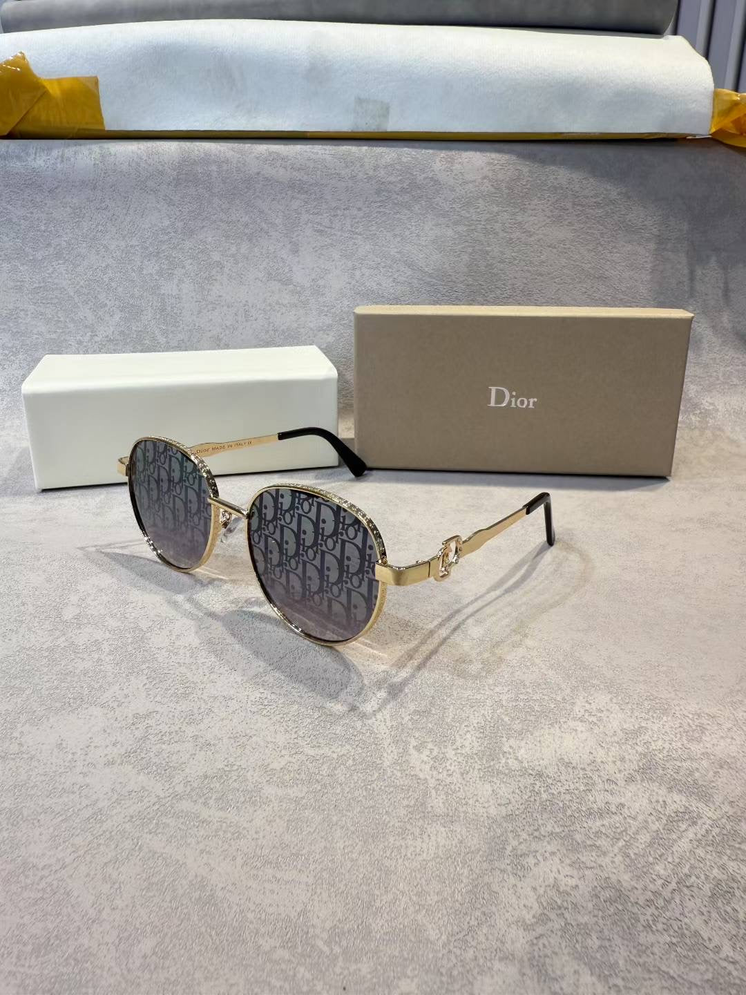 285RD60TDE Stylish Sunglasses